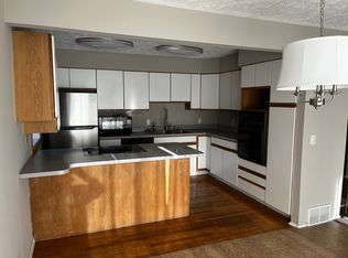 13809 Greenfield Rd, Omaha, NE 68138