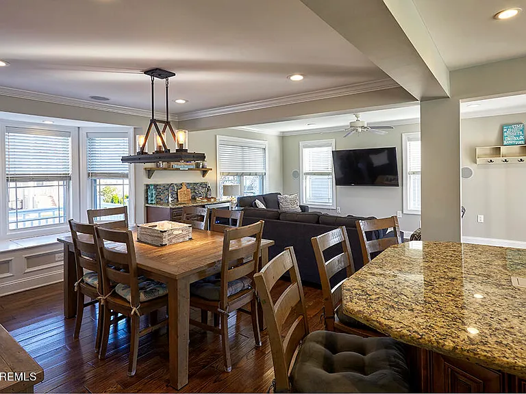 304 Arnold Ave — Photo 16