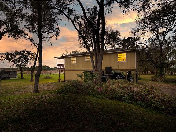 5th image of 26733 Fields Farm Ln