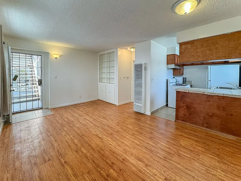 4055 Lafayette Pl #1