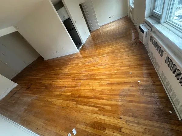 (undisclosed Address), Jamaica, NY 11432