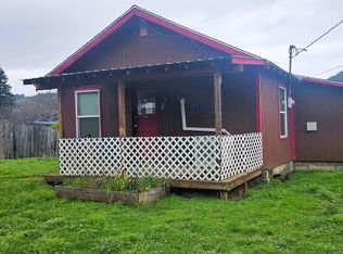 930 C Ave, Powers, OR 97466