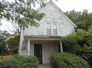 300 S Center Ave, Glencoe, OK 74032