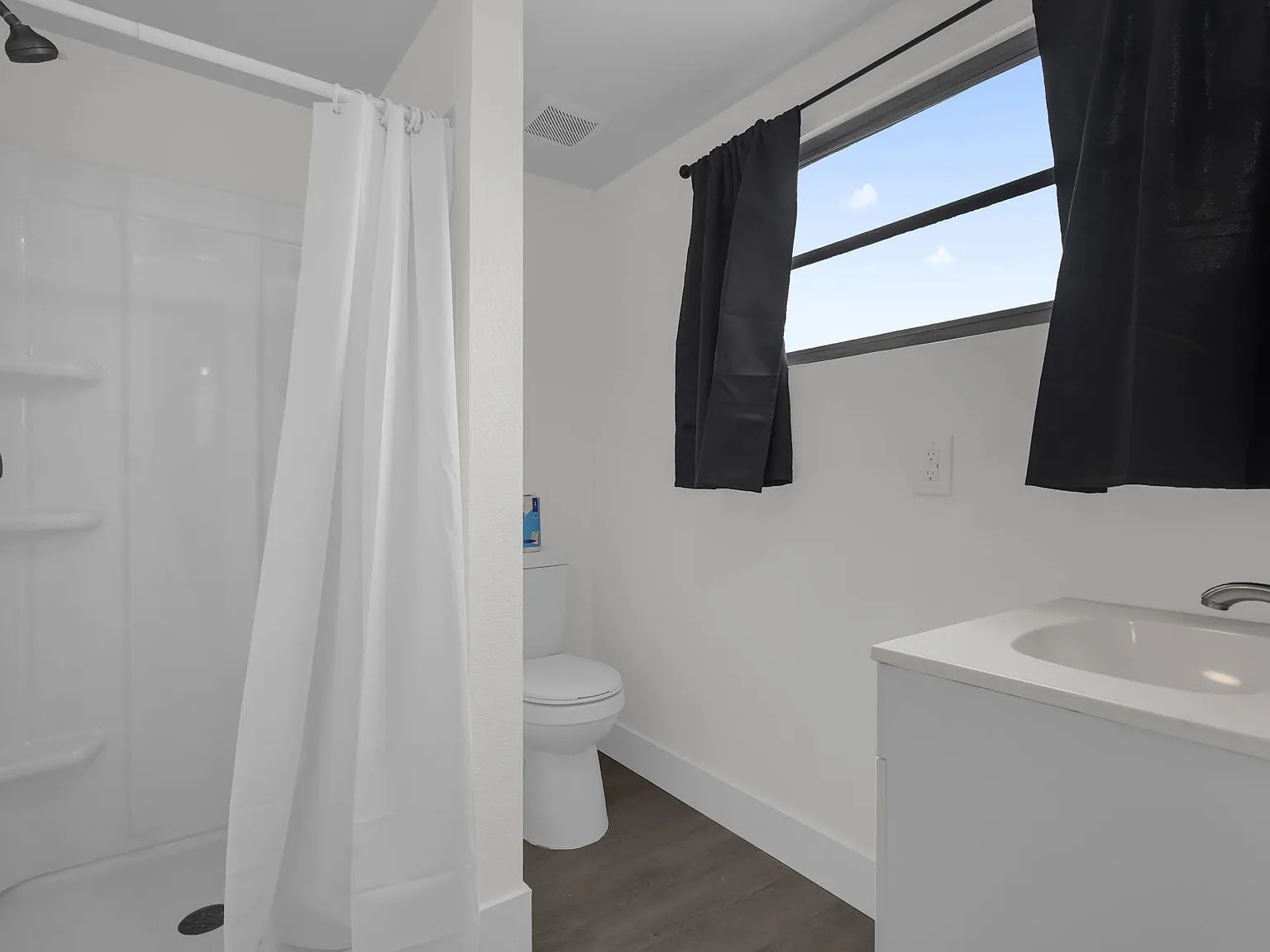 4 bed, 3.0 bath, 1693 sqft, $1,087 — Photo 3