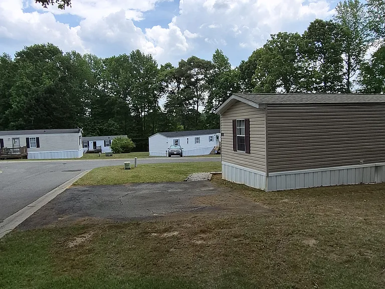 Annas Ln — Photo 3