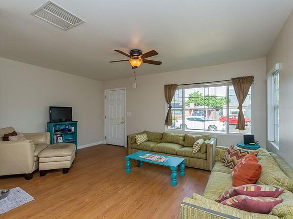 5th image of 1911 Kenmore Dr W