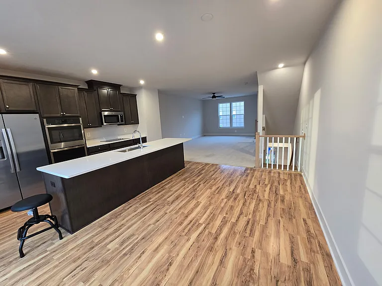 10604 Sheffield Glen Ln — Photo 4