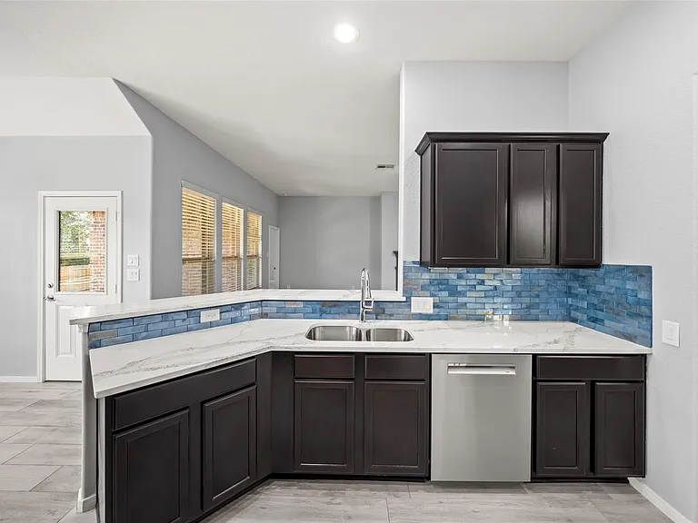 2406 Winter Trail Dr — Photo 14