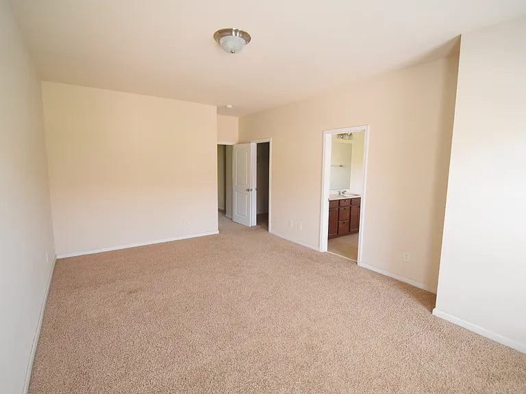 9620 Camberley Ave NW — Photo 20