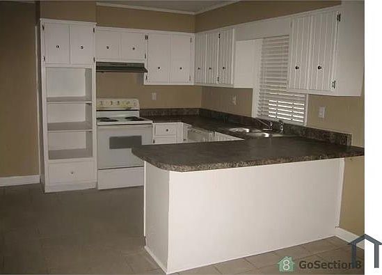 2nd image of 5051 Washington Blvd