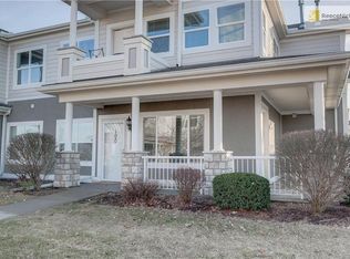 11751 S Roundtree St APT 100, Olathe, KS 66061