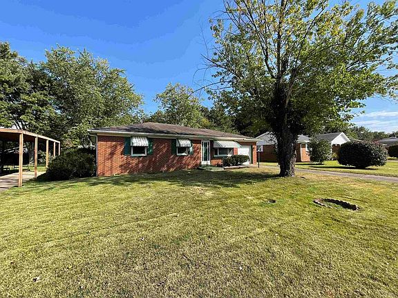 3rd image of 1208 S Lincoln Park Dr