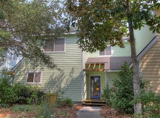 206 McGinnis Dr, Atlantic Beach, NC 28512