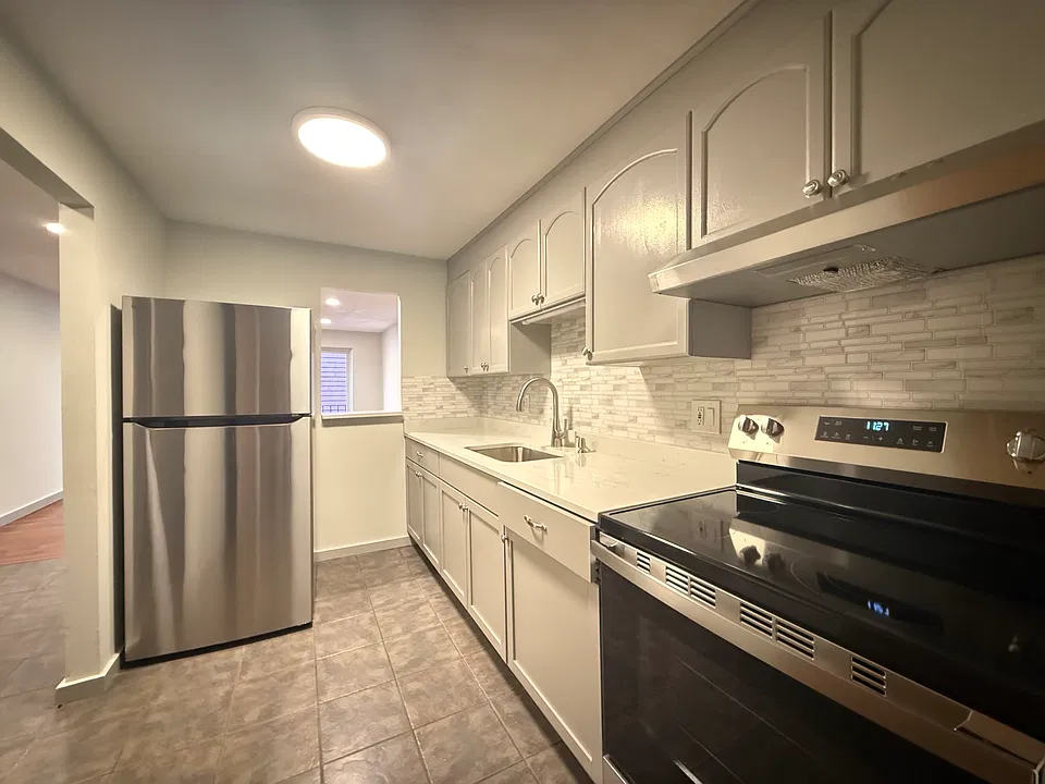 33 Cary Ave #7