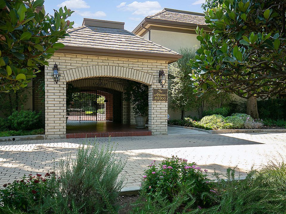 1st image of 224 Palmetto Dr #9
