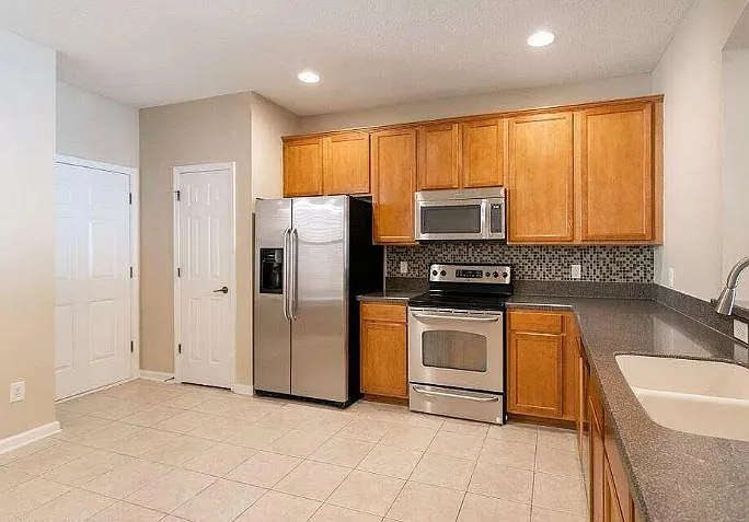 3568 Hartsfield Forest Cir — Photo 3