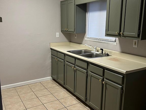 3rd image of 4823 Andalusia Ln