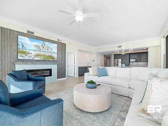 4th image of 533 E Beach Blvd #805