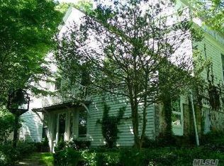 145 Cove Rd, Oyster Bay, NY 11771