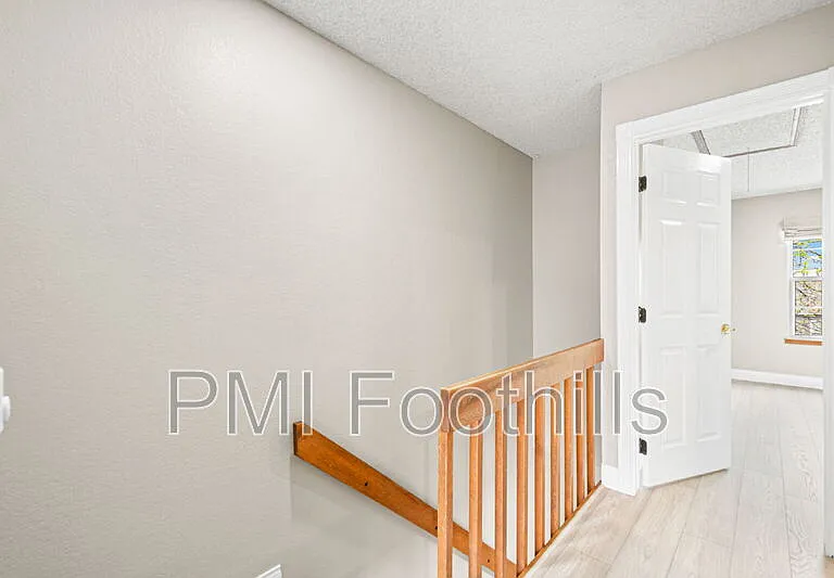 2578 E Nichols Cir — Photo 13