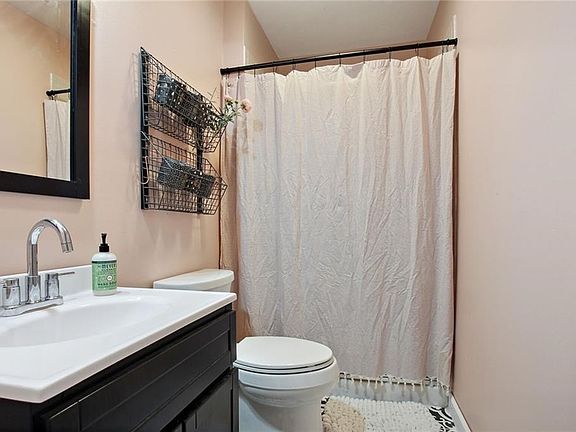 4th image of 6650 W 151st Pl
