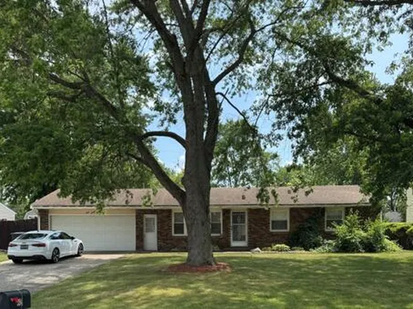 394 Midway Dr, Valparaiso, IN 46385
