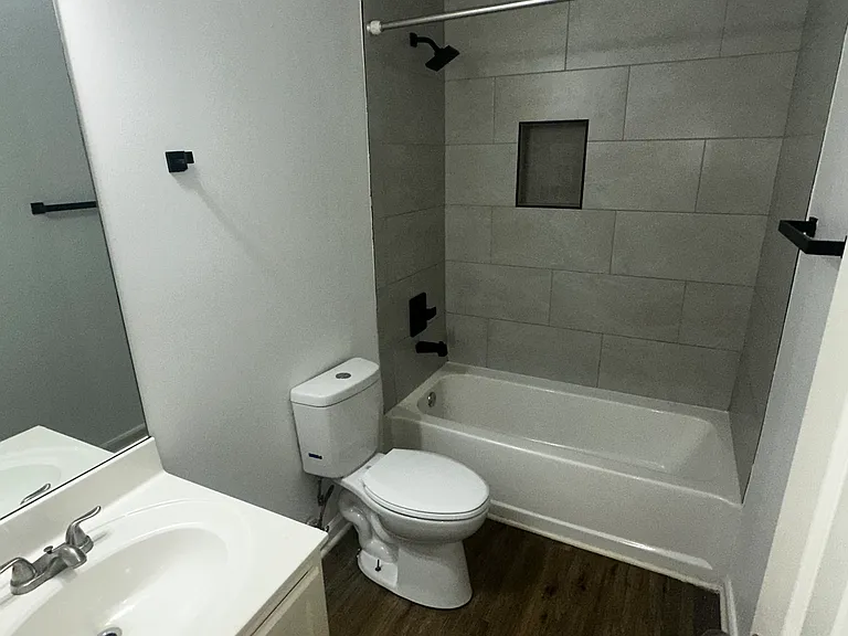 185 Allen Dr #202 — Photo 3