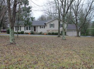 670 Galen Rd, Lafayette, TN 37083