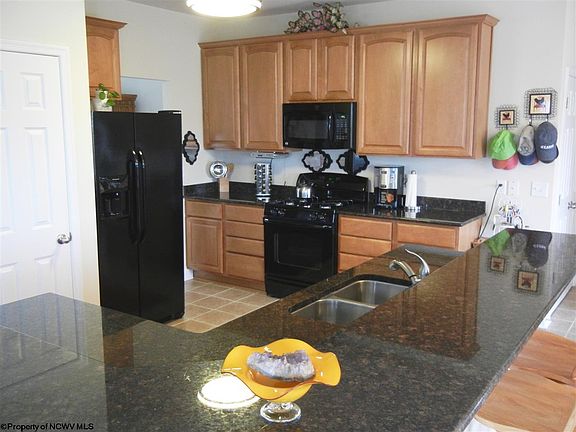 5th image of 614 Kingsland Cir