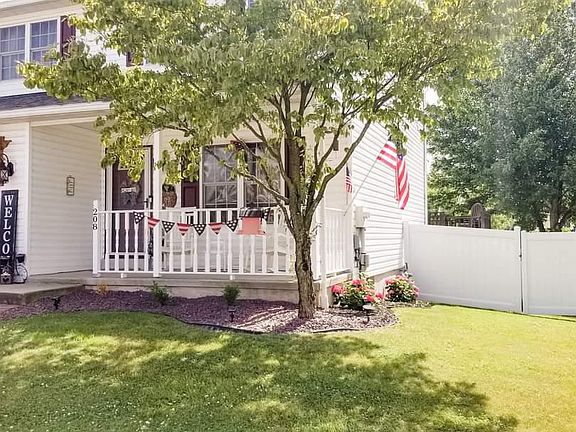 3rd image of 208 Evergreen Ln