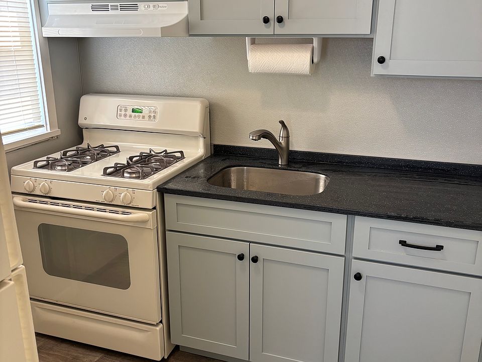 1st image of 216 W Elkinton Ave Floor 1