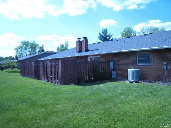 3rd image of 990 Princewood Ave