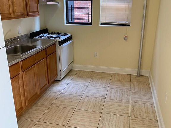 2nd image of 3 Morningside Ave APT 1F