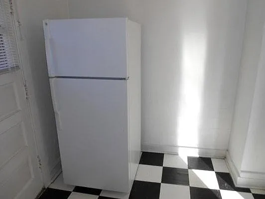 1228 W Winnemac Ave #1 — Photo 4