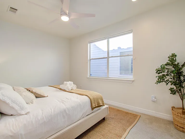 3010 Chenevert St — Photo 24