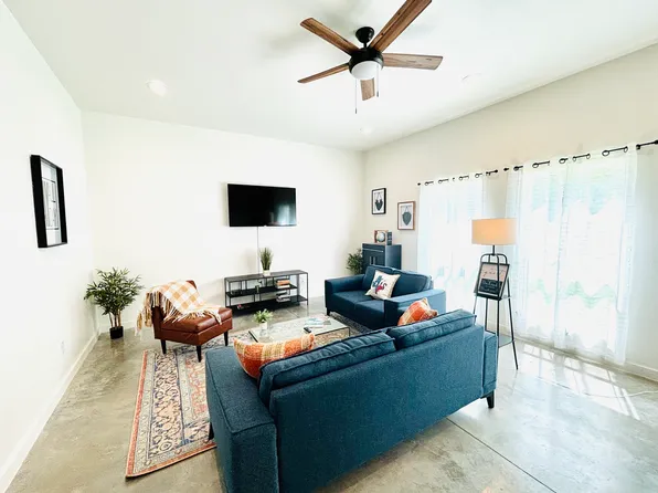 1450 E Rosedale St, Fort Worth, TX 76104