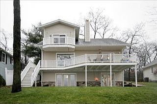 2nd image of 834 E Eagle Lake Dr