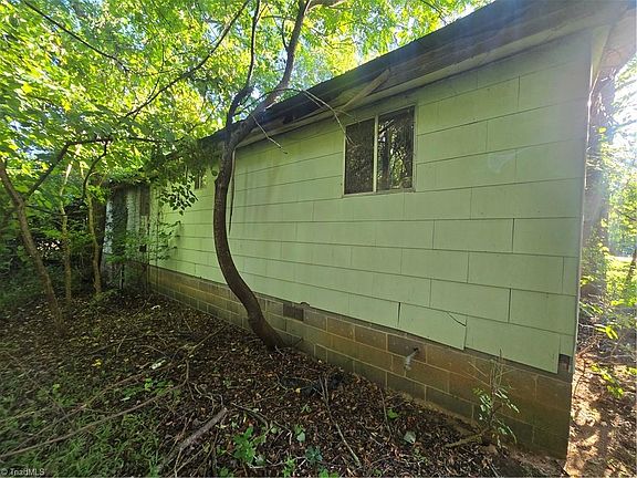 4th image of 1801 Amos St