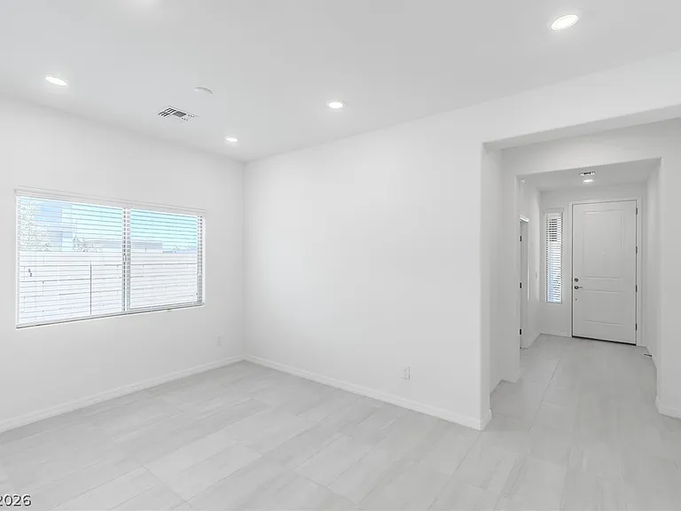 5733 Tioga Way — Photo 3