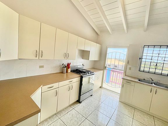 5th image of 713 Strawberry Hill Est #Ki