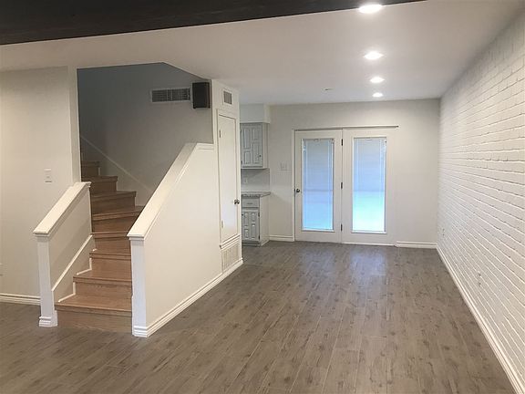 5th image of 2600 E San Jose St APT 2