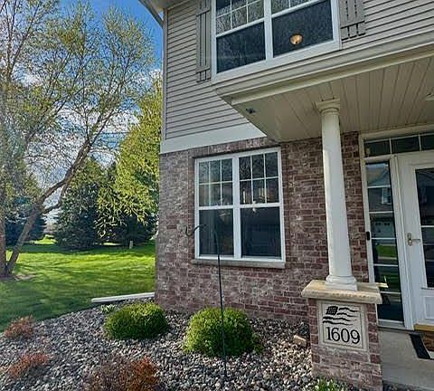 4th image of 1609 Independence Dr #910