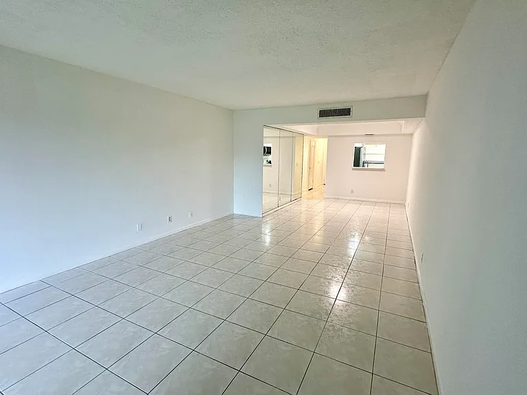 23099 Barwood Ln N #109 — Photo 15