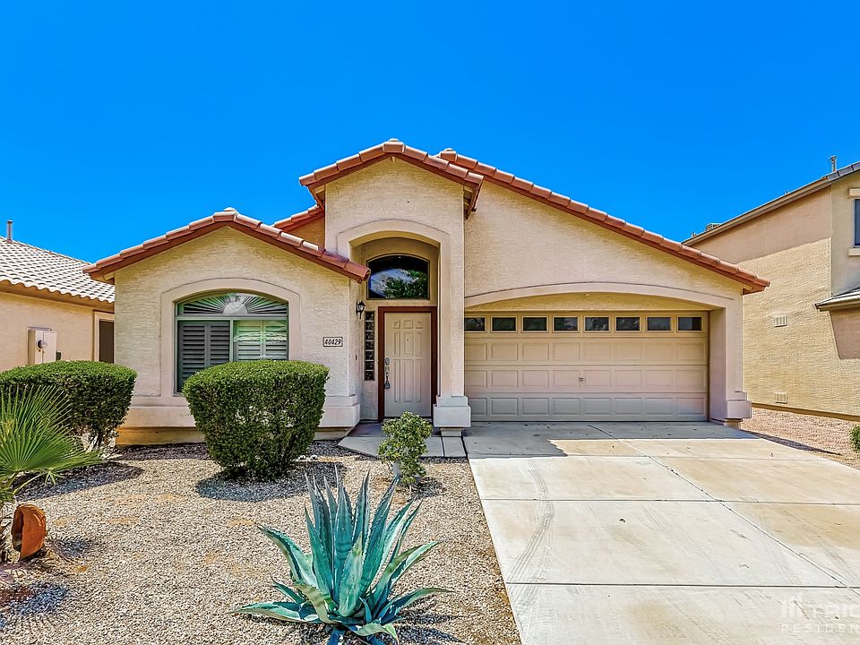 1st image of 40429 W Hayden Dr
