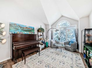 8328 W Edgevalley Dr NW, Calgary, AB T3A 4X2