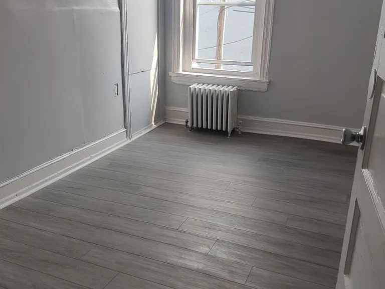 6401 Saybrook Ave — Photo 4