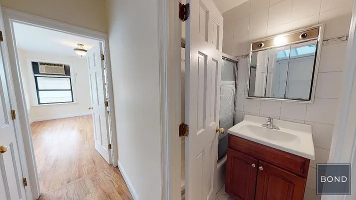 Rented by Bond New York | media 66