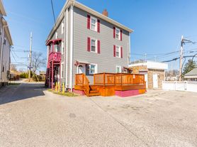 104 W Evesham Ave