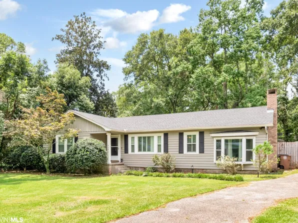 450 Brookwood Dr, Mobile, AL 36606