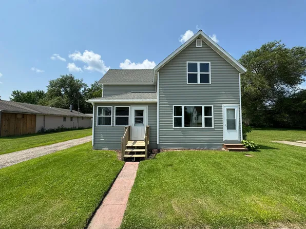 2024 2nd St, Lake Park, MN 56554